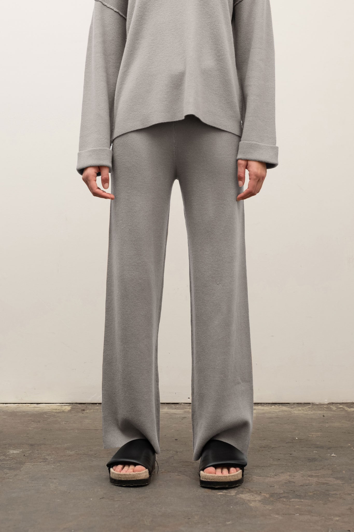 Heather Set in Grey